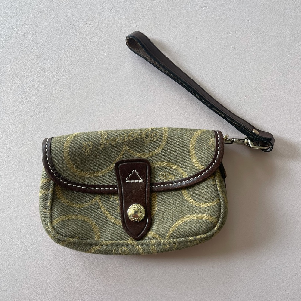 Dooney & Bourke Small Wristlet Brown Hearts
